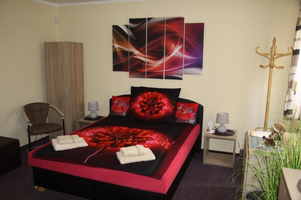 Pension Relax U Komina Frantiskovy Lazne Exterior photo
