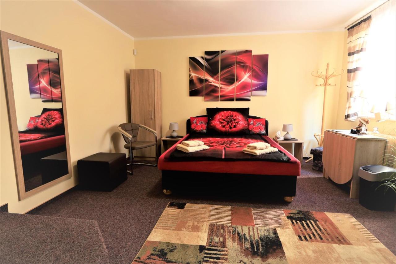 Pension Relax U Komina Frantiskovy Lazne Exterior photo